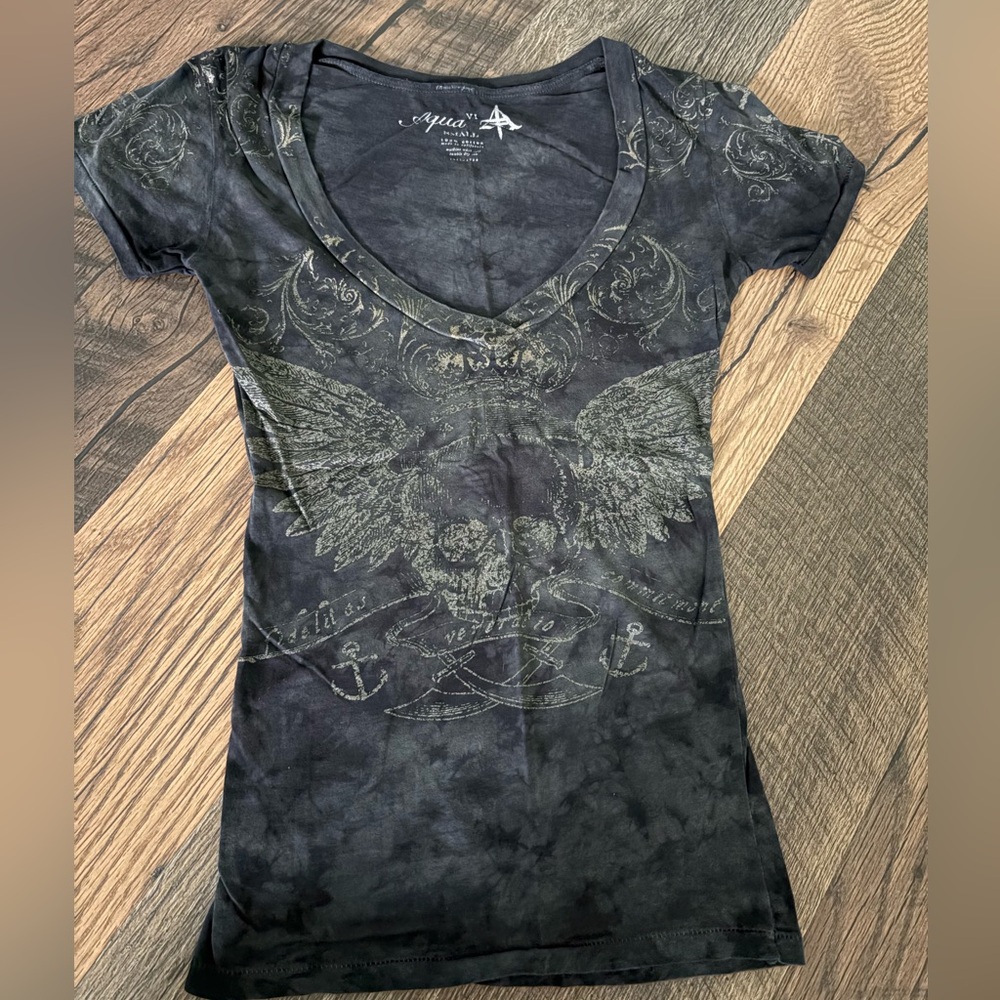 Aqua Women's Dark Gray Graphic Tee